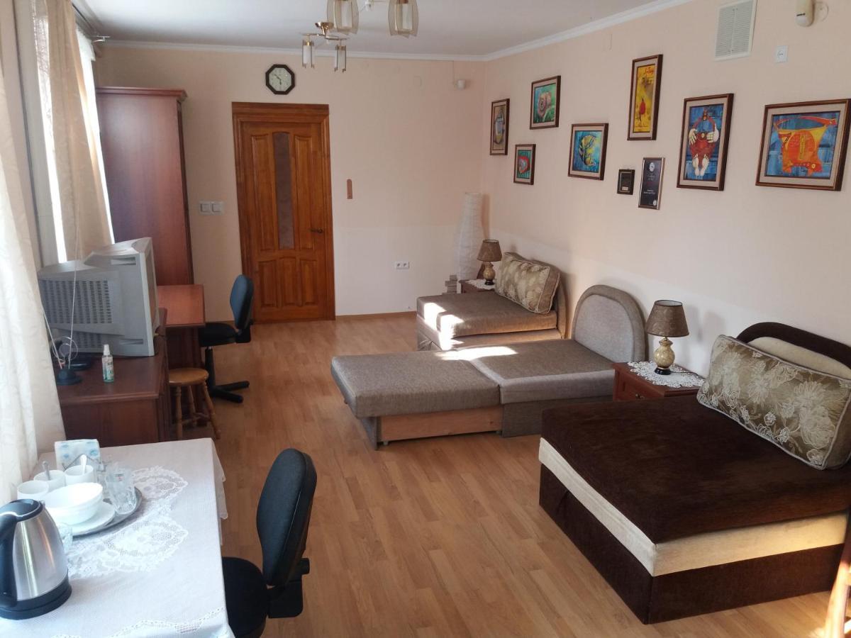 Hôtel "Arttrakt" à Lviv Extérieur photo