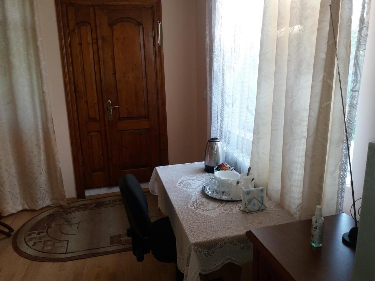 Hôtel "Arttrakt" à Lviv Extérieur photo