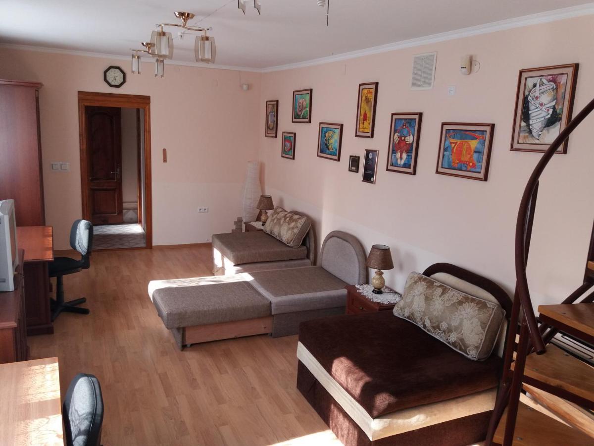 Hôtel "Arttrakt" à Lviv Extérieur photo